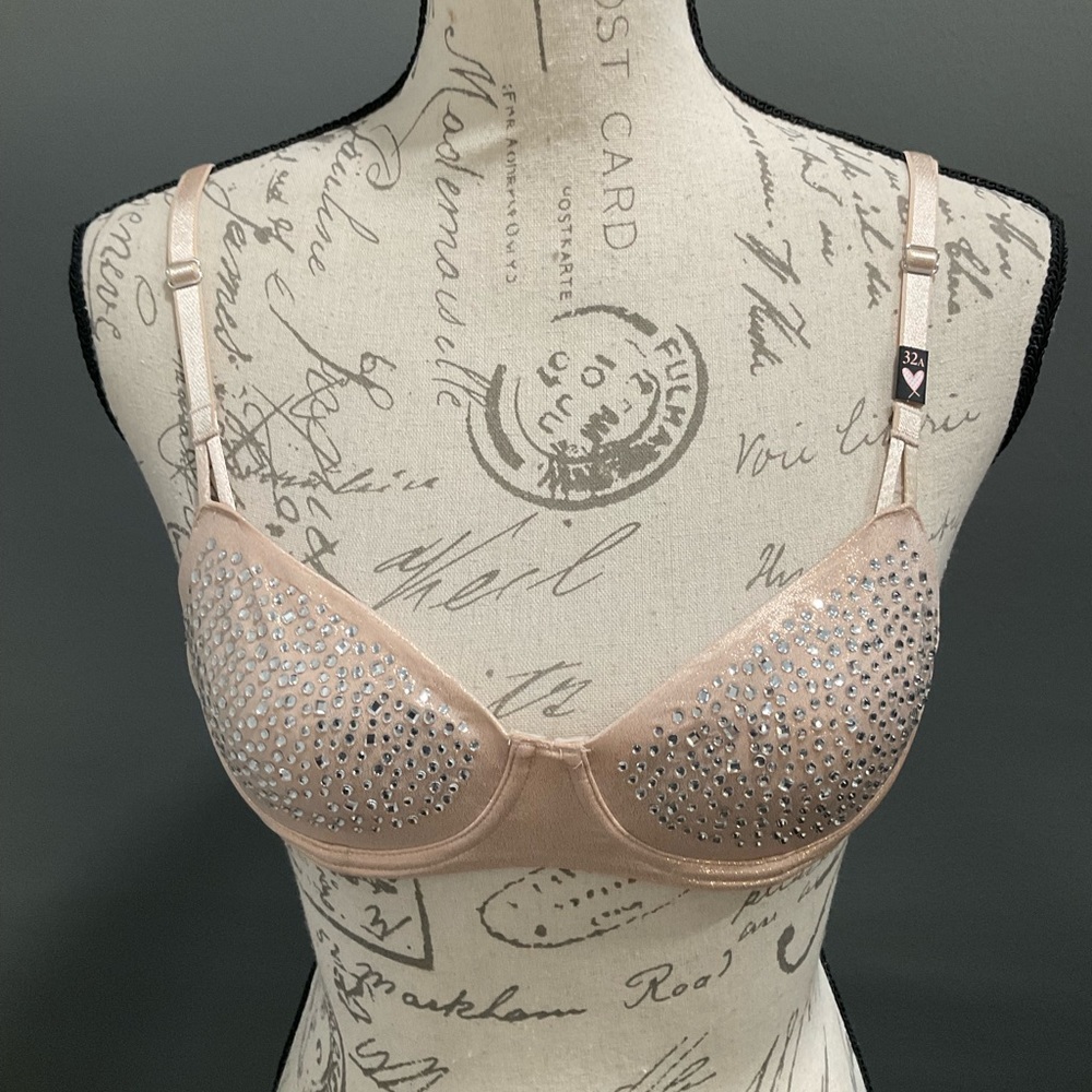 NEW VICTORIAS SECRET BLINGY SHINEY NUDE BRA